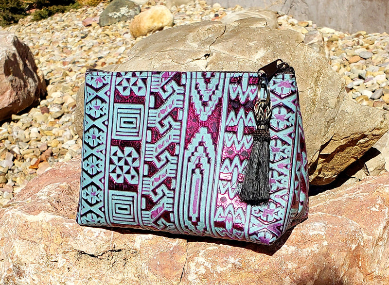 Rio Indios Freestanding Cosmetic Bag